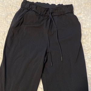 Lululemon joggers size 4